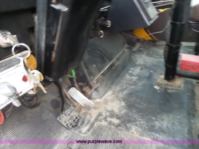 image for item L6078 2002 International F2554 dump truck