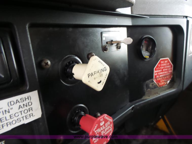 image for item L6078 2002 International F2554 dump truck