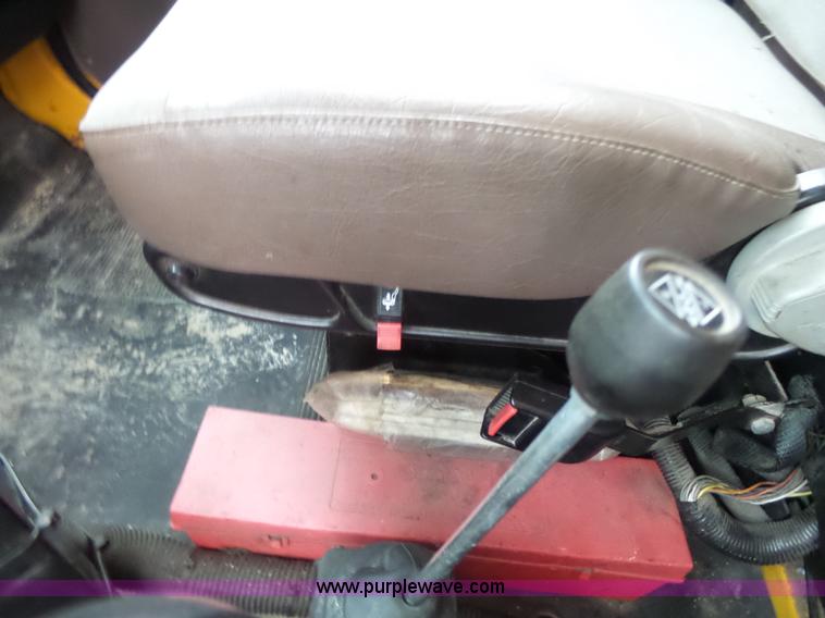 image for item L6078 2002 International F2554 dump truck