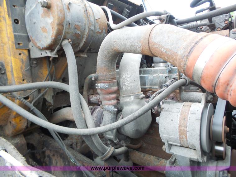 image for item L6078 2002 International F2554 dump truck