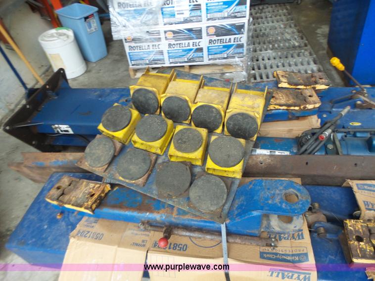 image for item L6079 Rotary vehicle lift