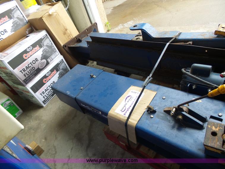 image for item L6079 Rotary vehicle lift