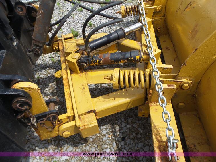 image for item L6080 2002 International 4900 dump truck