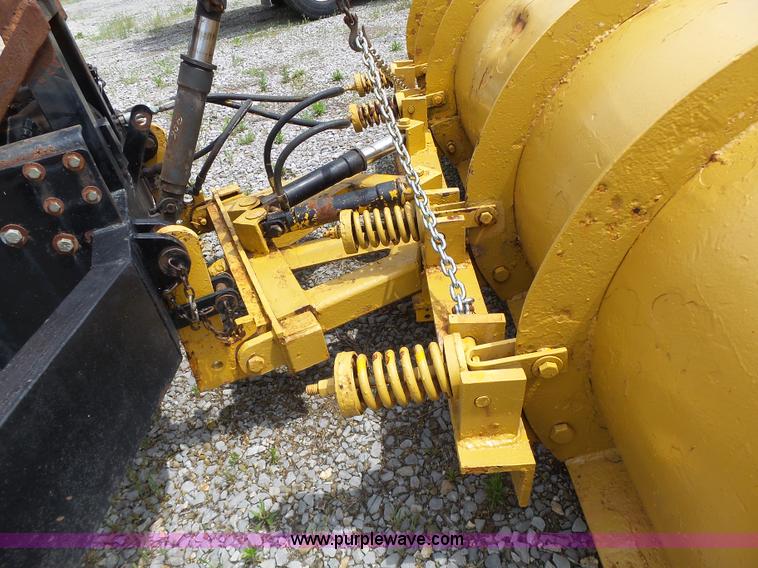 image for item L6080 2002 International 4900 dump truck