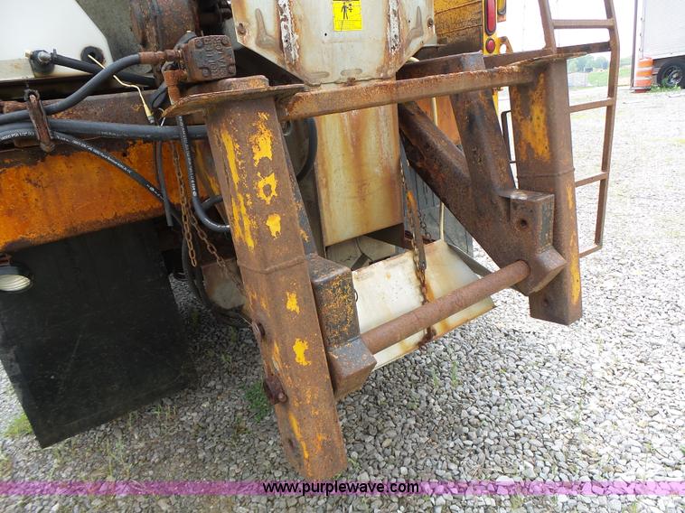 image for item L6080 2002 International 4900 dump truck