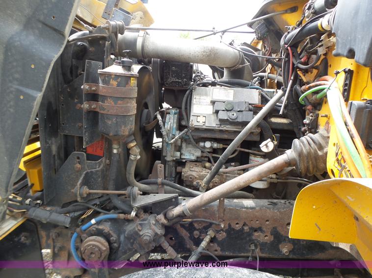 image for item L6080 2002 International 4900 dump truck