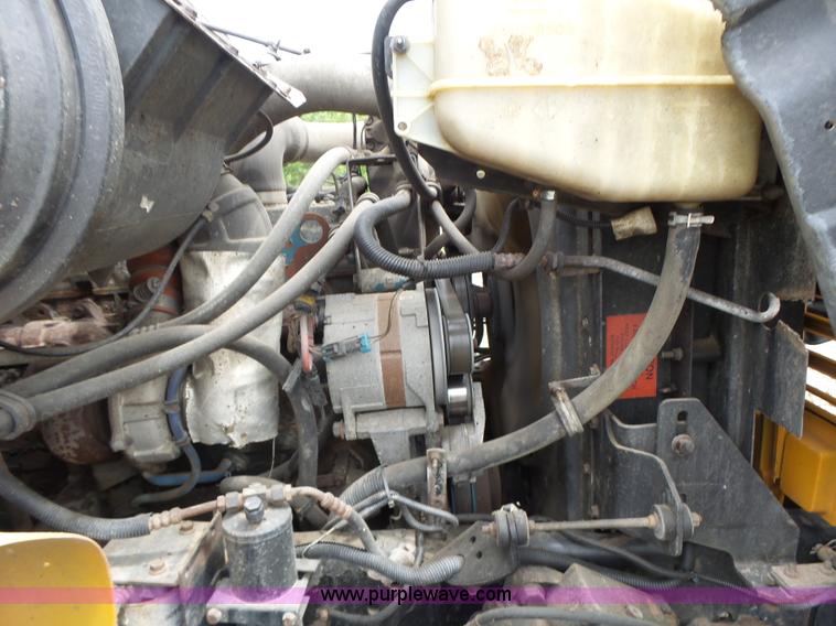 image for item L6080 2002 International 4900 dump truck