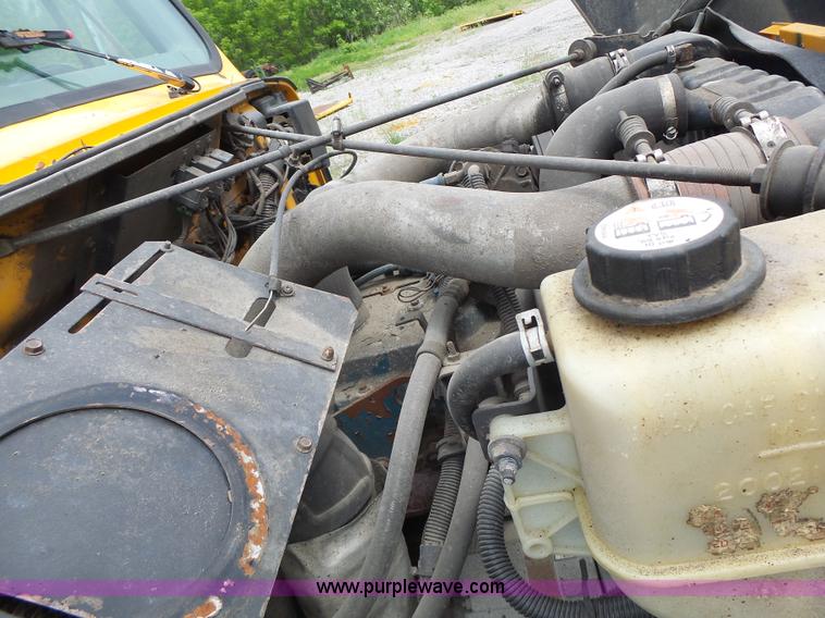 image for item L6080 2002 International 4900 dump truck