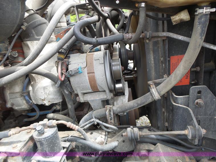 image for item L6080 2002 International 4900 dump truck