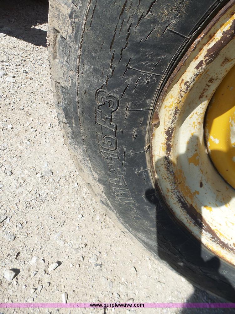 image for item L6082 1996 John Deere 310D backhoe