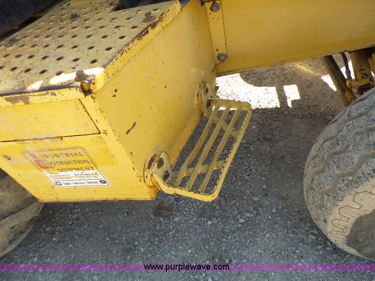 image for item L6082 1996 John Deere 310D backhoe