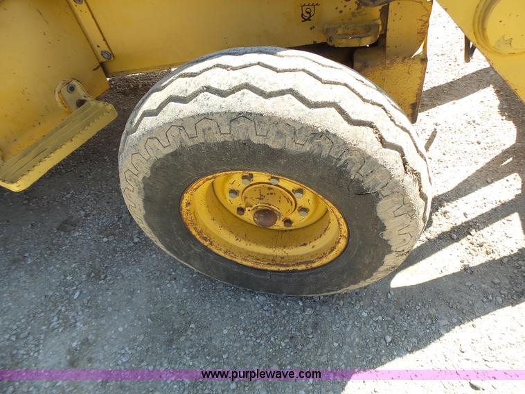 image for item L6082 1996 John Deere 310D backhoe