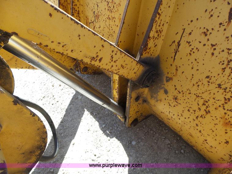 image for item L6082 1996 John Deere 310D backhoe