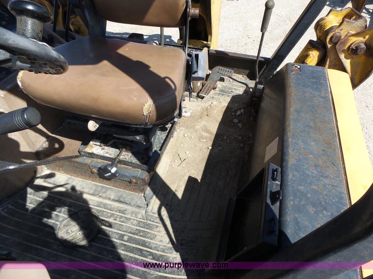 image for item L6082 1996 John Deere 310D backhoe