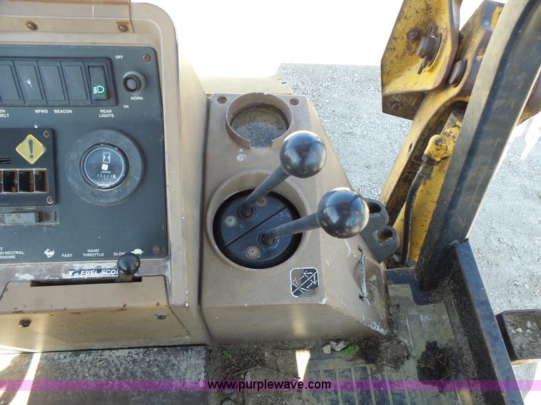 image for item L6082 1996 John Deere 310D backhoe