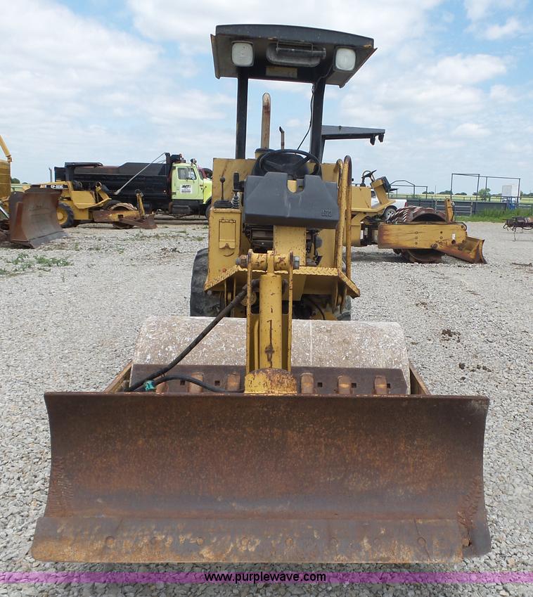 image for item L6345 1998 Caterpillar CP-323C single drum vibratory roller