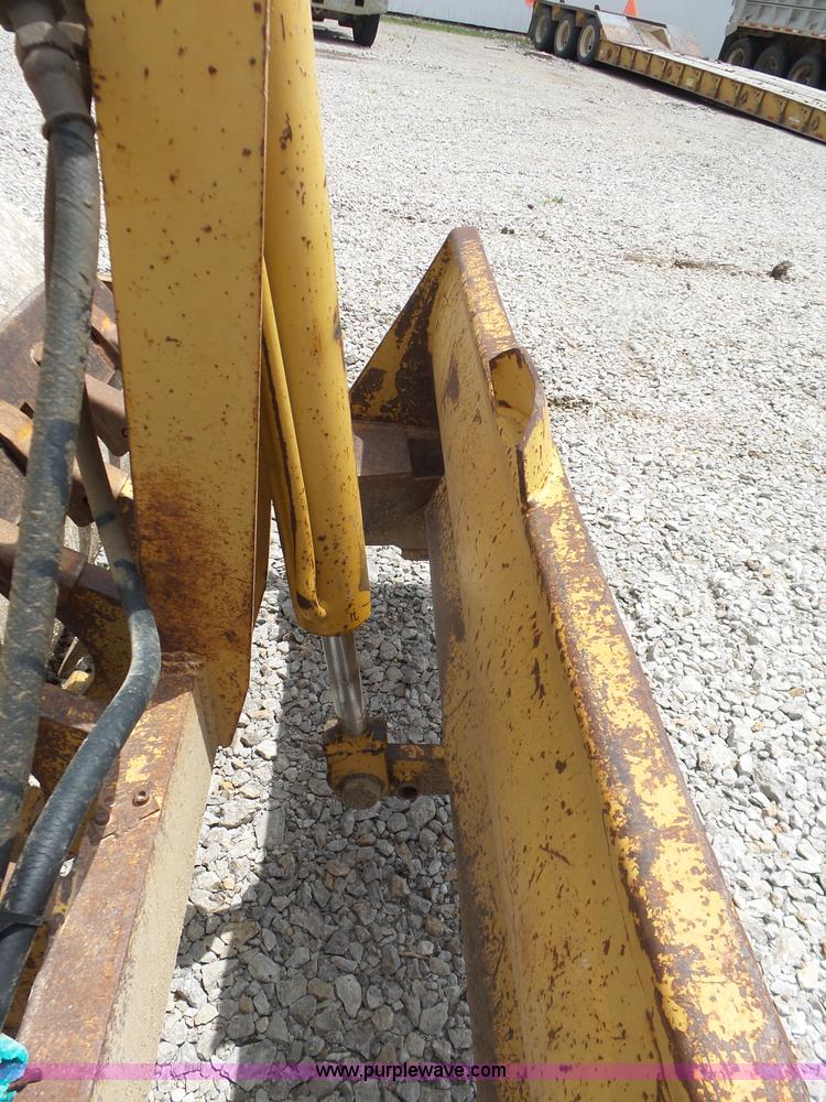 image for item L6345 1998 Caterpillar CP-323C single drum vibratory roller