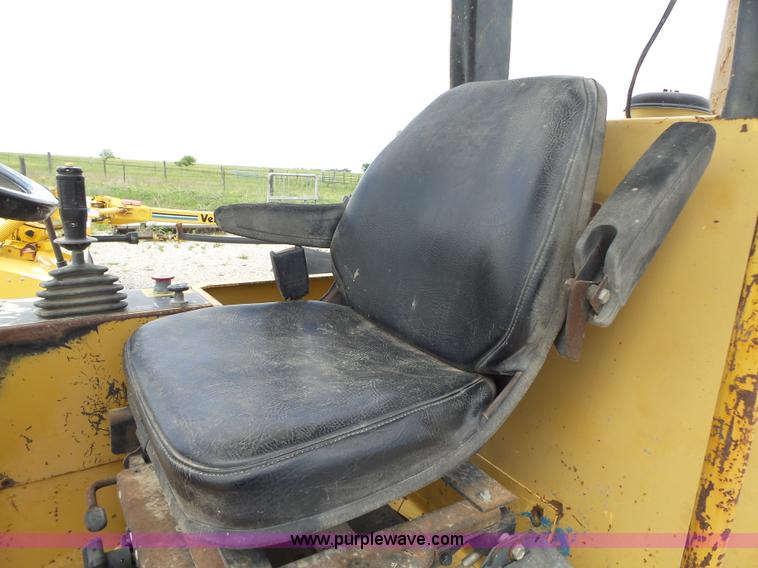 image for item L6345 1998 Caterpillar CP-323C single drum vibratory roller