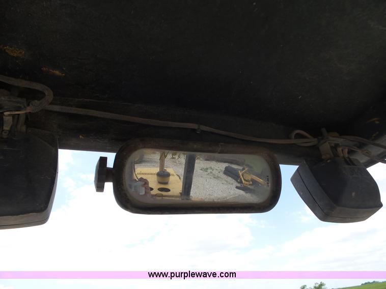 image for item L6345 1998 Caterpillar CP-323C single drum vibratory roller