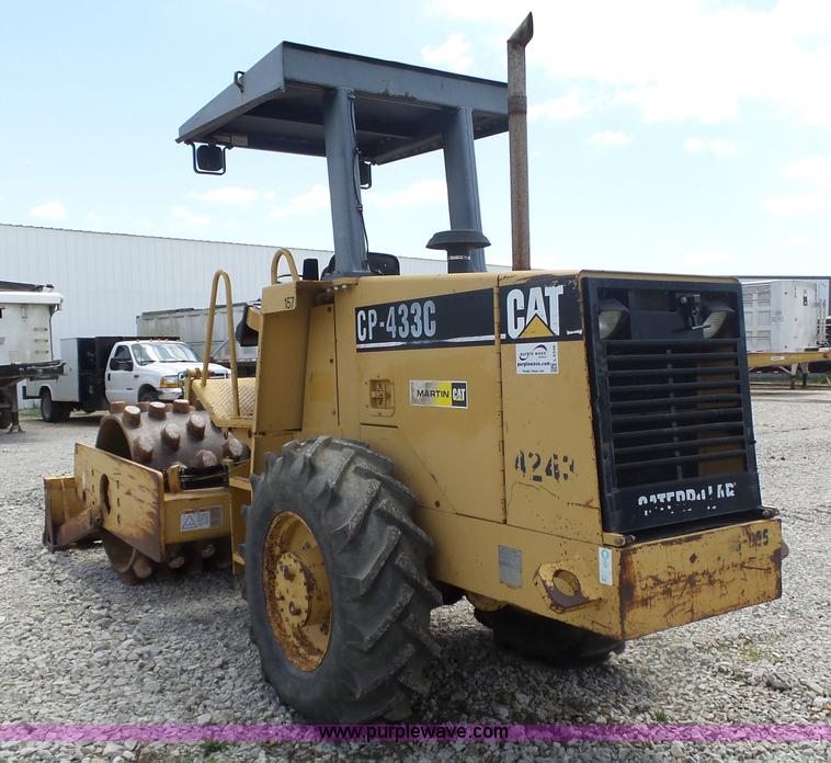 image for item L6346 2000 Caterpillar CP-433C vibratory padfoot roller