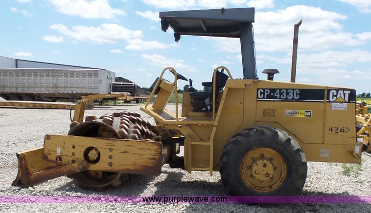image for item L6346 2000 Caterpillar CP-433C vibratory padfoot roller