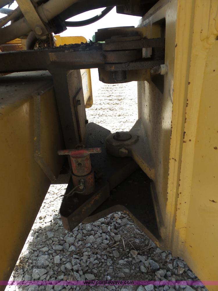 image for item L6346 2000 Caterpillar CP-433C vibratory padfoot roller