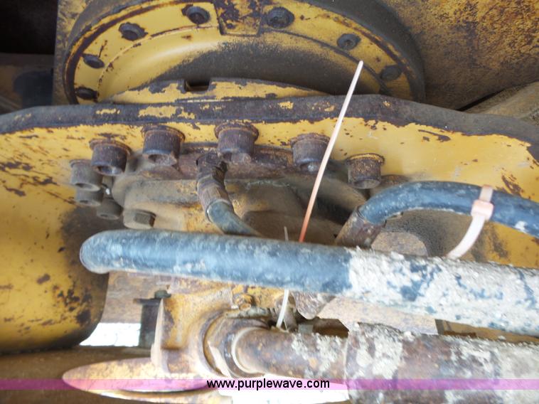 image for item L6346 2000 Caterpillar CP-433C vibratory padfoot roller