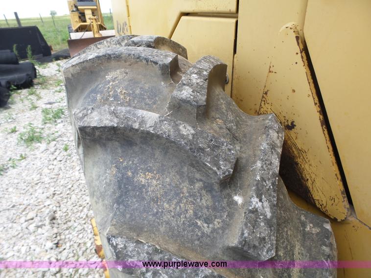 image for item L6346 2000 Caterpillar CP-433C vibratory padfoot roller