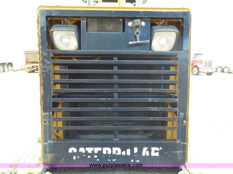 image for item L6346 2000 Caterpillar CP-433C vibratory padfoot roller