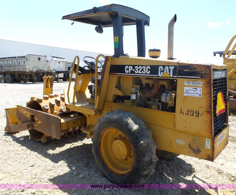 image for item L6347 2002 Caterpillar CP-323C vibratory padfoot roller