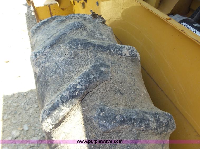 image for item L6347 2002 Caterpillar CP-323C vibratory padfoot roller