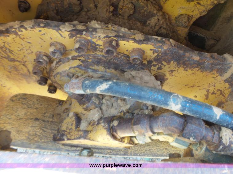 image for item L6347 2002 Caterpillar CP-323C vibratory padfoot roller