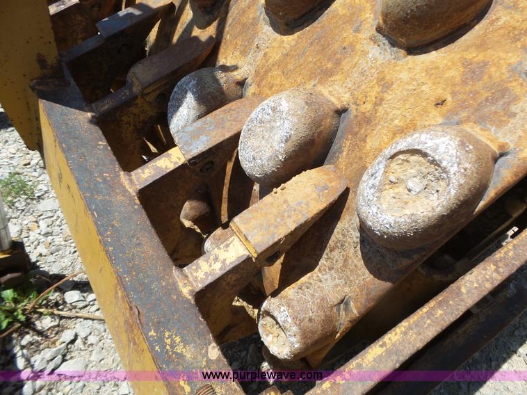 image for item L6347 2002 Caterpillar CP-323C vibratory padfoot roller