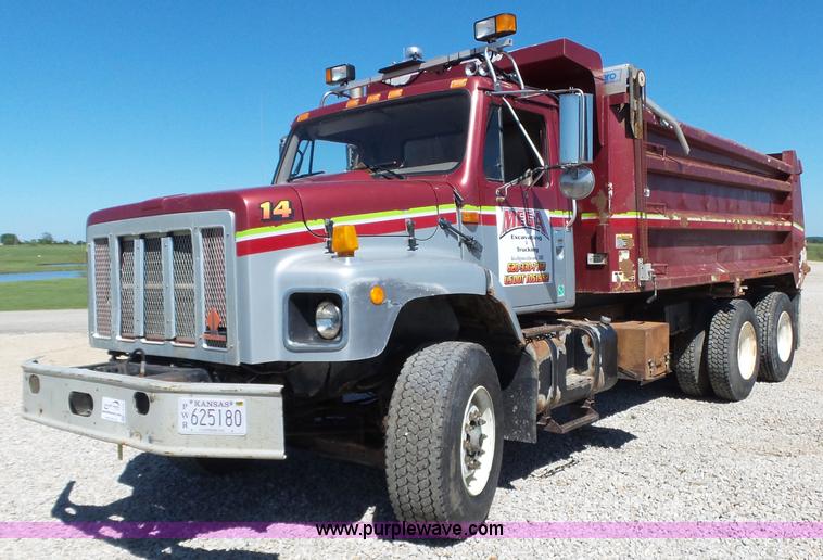 image for item L6349 2002 International F2674 dump truck