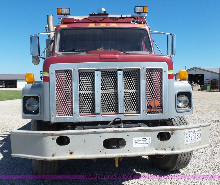 image for item L6349 2002 International F2674 dump truck