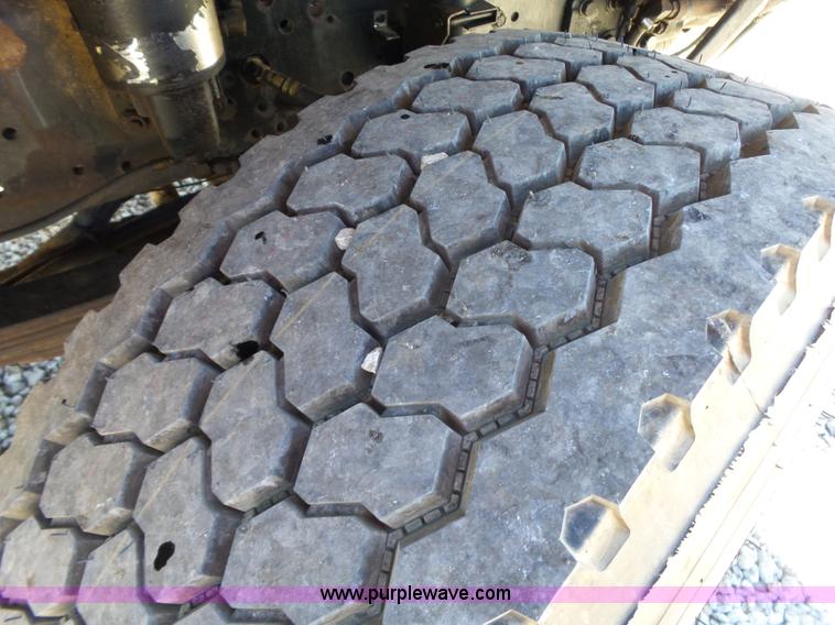 image for item L6349 2002 International F2674 dump truck