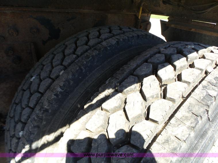 image for item L6349 2002 International F2674 dump truck