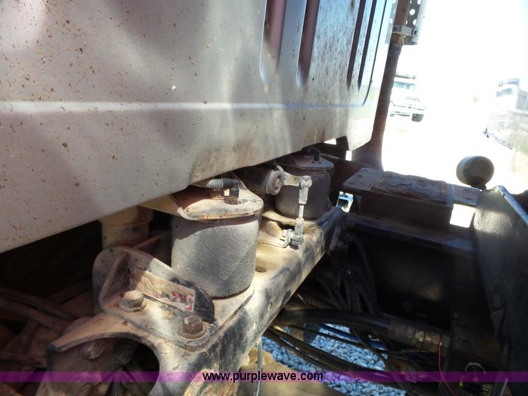 image for item L6349 2002 International F2674 dump truck