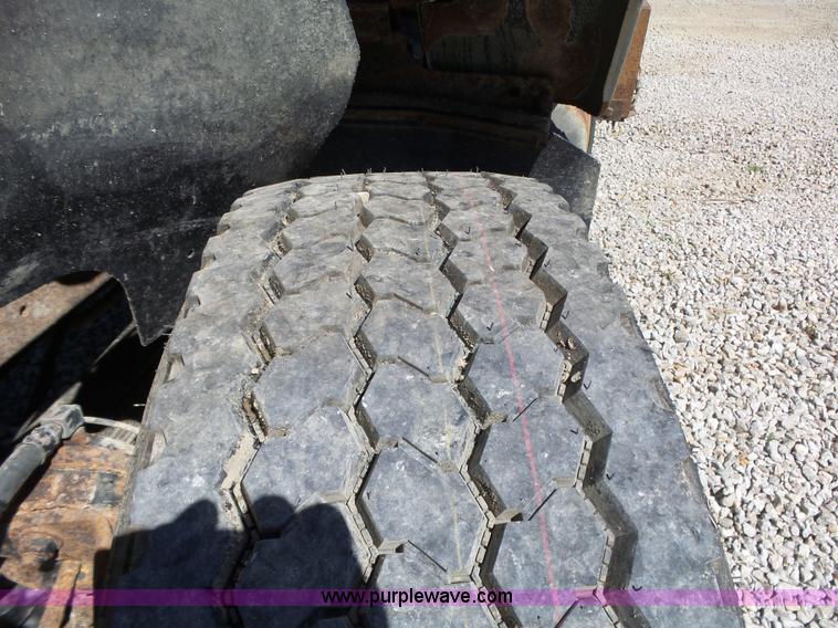 image for item L6349 2002 International F2674 dump truck