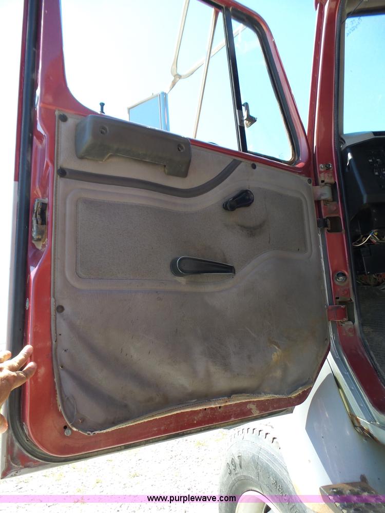 image for item L6349 2002 International F2674 dump truck