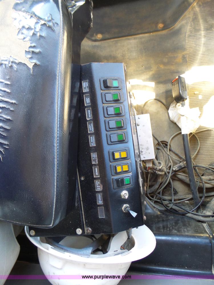 image for item L6349 2002 International F2674 dump truck