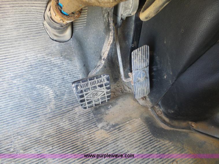 image for item L6349 2002 International F2674 dump truck