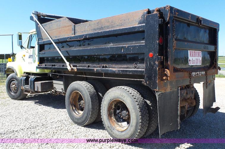 image for item L6350 1996 International 2574 dump truck