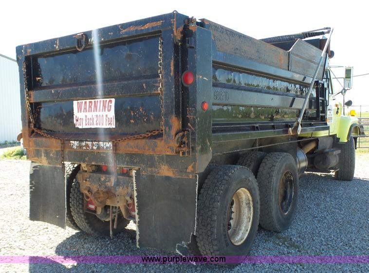image for item L6350 1996 International 2574 dump truck