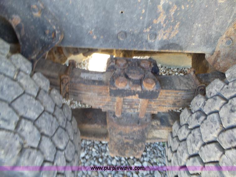 image for item L6350 1996 International 2574 dump truck