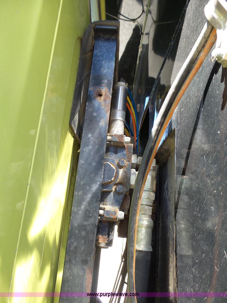 image for item L6350 1996 International 2574 dump truck