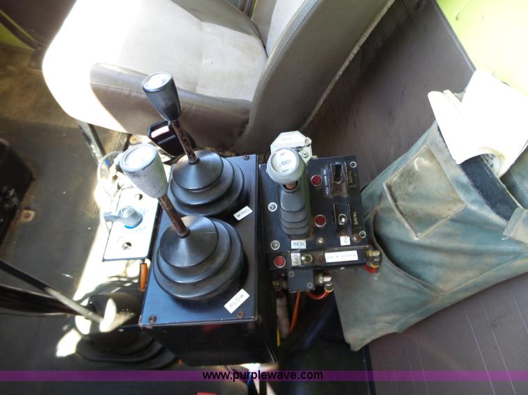 image for item L6350 1996 International 2574 dump truck