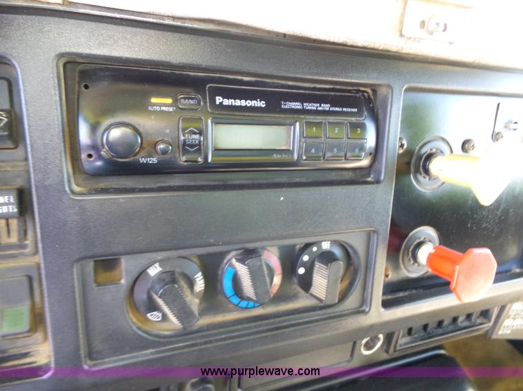 image for item L6350 1996 International 2574 dump truck