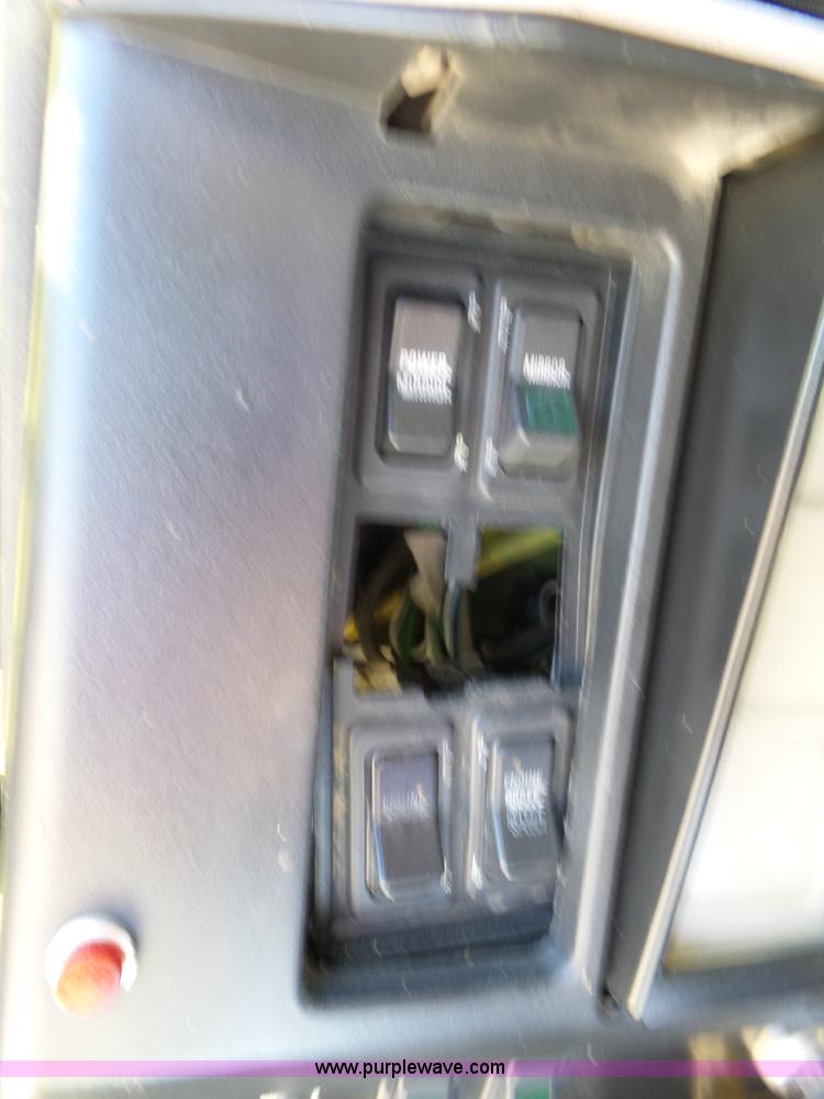 image for item L6350 1996 International 2574 dump truck