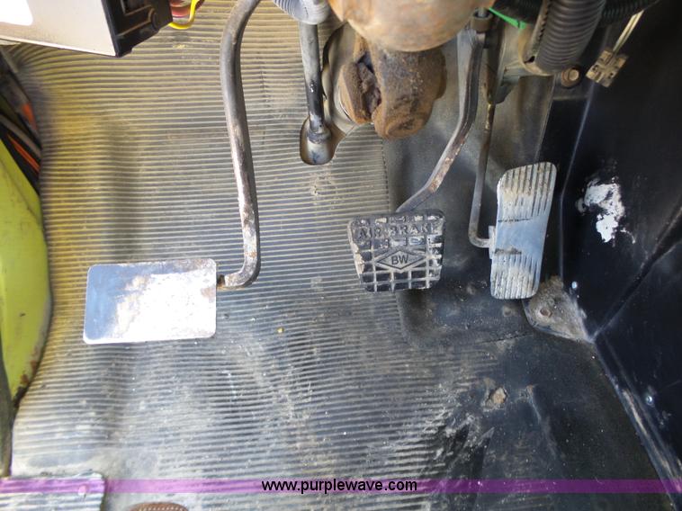 image for item L6350 1996 International 2574 dump truck